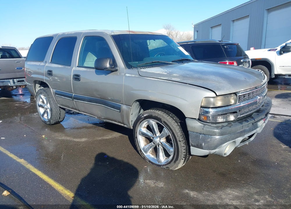 2001 CHEVROLET TAHOE LS VIN: 1GNEC13T41J194558