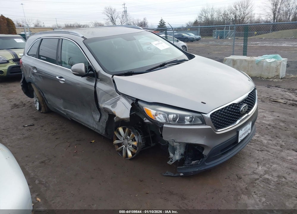 2016 KIA SORENTO 3.3L LX VIN: 5XYPG4A54GG113112