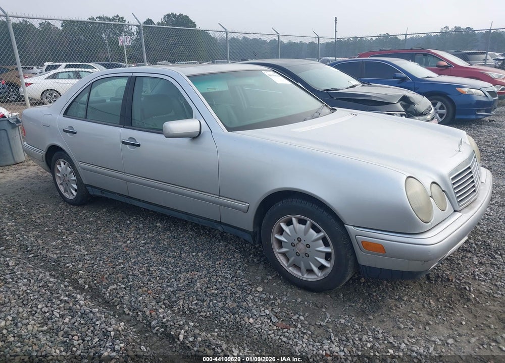 1999 MERCEDES-BENZ E 300 DIESEL VIN: WDBJF25H1XA923362