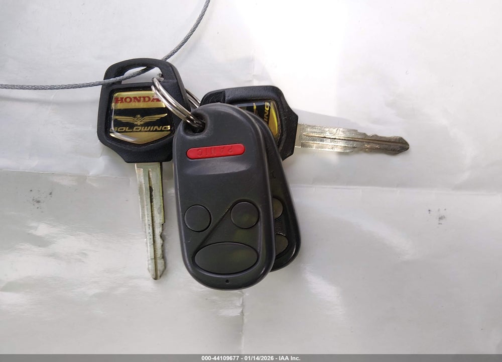 2004 HONDA GL1800 VIN: 1HFSC470X4A301961