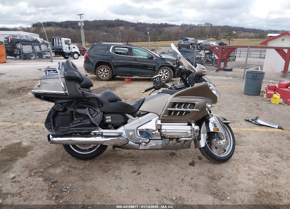 2004 HONDA GL1800 VIN: 1HFSC470X4A301961