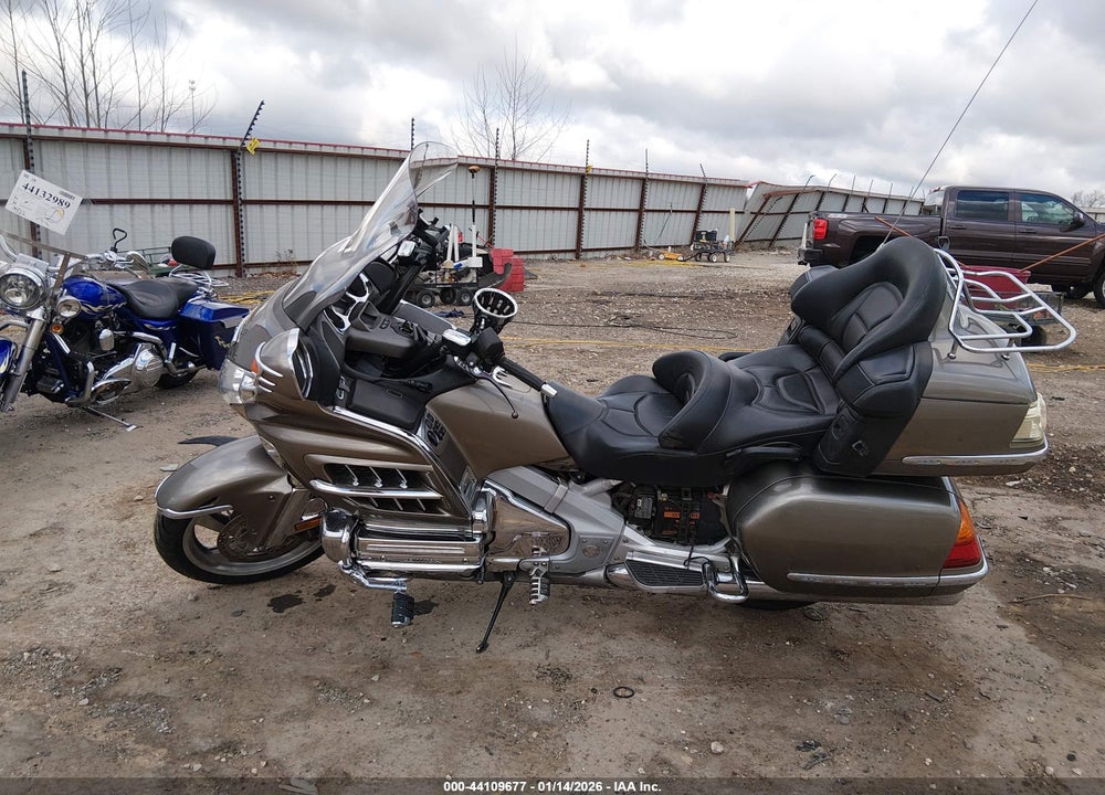 2004 HONDA GL1800 VIN: 1HFSC470X4A301961