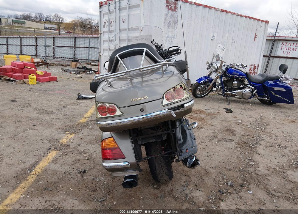 2004 HONDA GL1800 VIN: 1HFSC470X4A301961