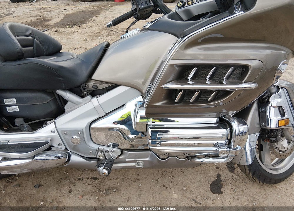 2004 HONDA GL1800 VIN: 1HFSC470X4A301961