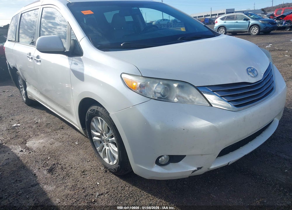 2016 TOYOTA SIENNA XLE 8 PASSENGER VIN: 5TDYK3DC7GS700964
