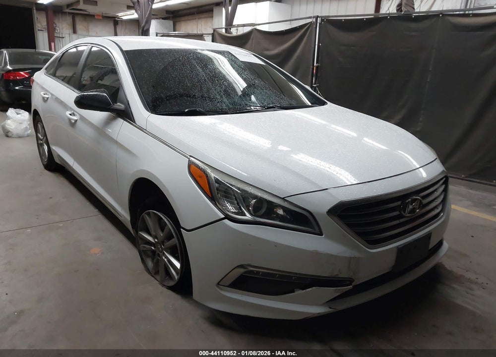 2015 HYUNDAI SONATA SE VIN: 5NPE24AFXFH142278