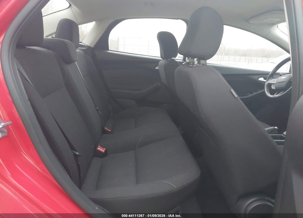 2017 FORD FOCUS SE VIN: 1FADP3F26HL215129