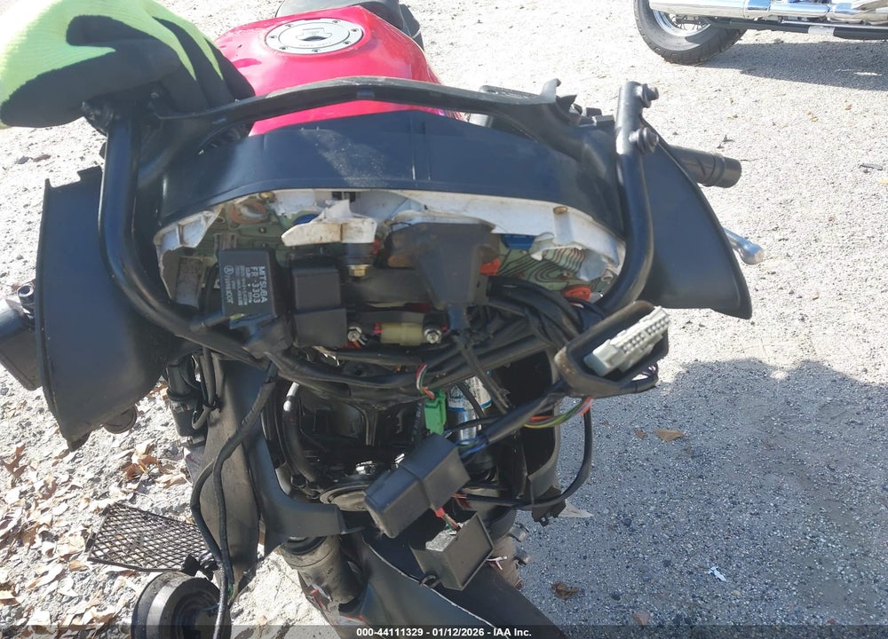 1998 HONDA VFR800 F1 VIN: JH2RC4600WM002062