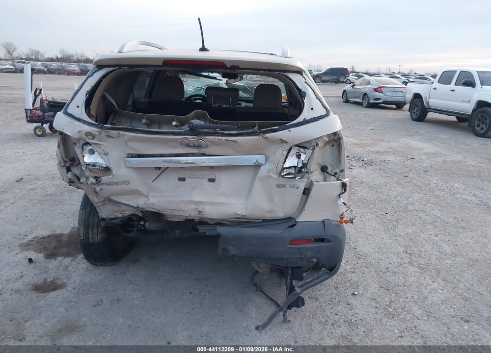 2011 KIA SORENTO EX V6 VIN: 5XYKU4A22BG034765
