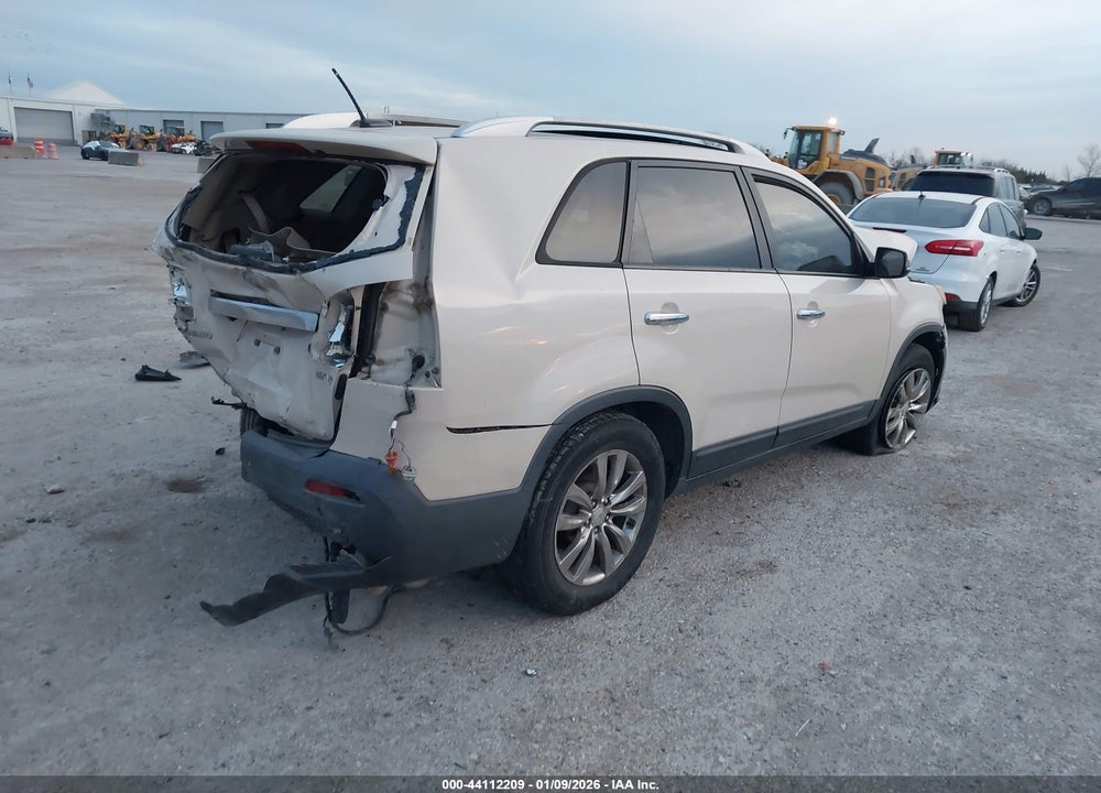 2011 KIA SORENTO EX V6 VIN: 5XYKU4A22BG034765
