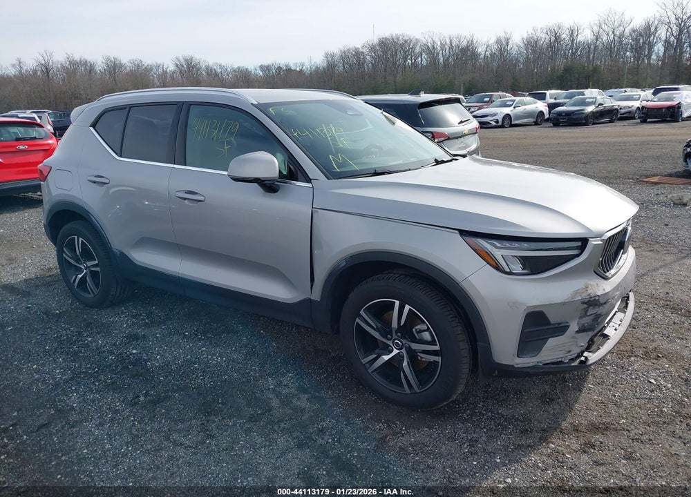 2025 VOLVO XC40 B5 CORE BRIGHT THEME VIN: YV4L12UJ8S2520167