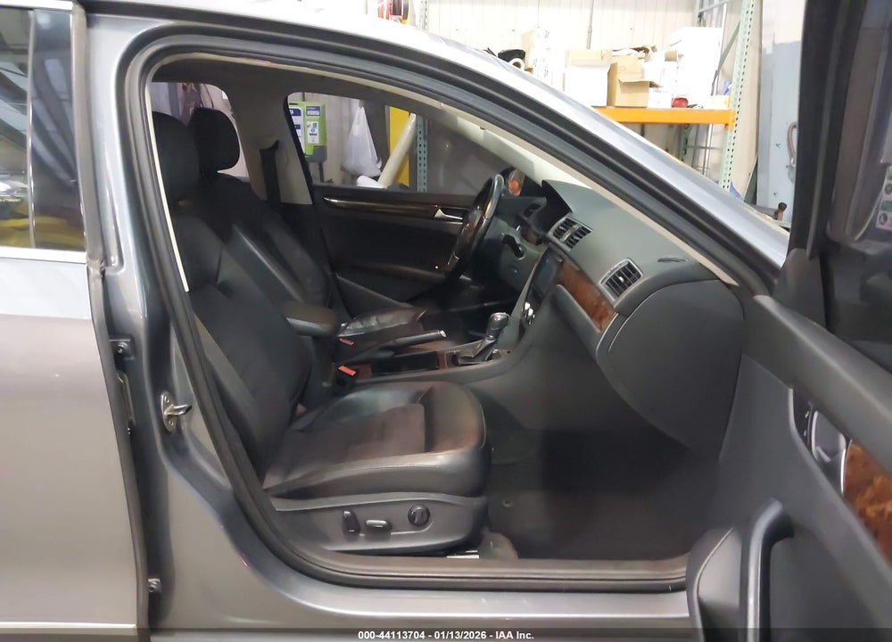 2012 VOLKSWAGEN PASSAT 3.6L V6 SEL PREMIUM VIN: 1VWCM7A34CC058440
