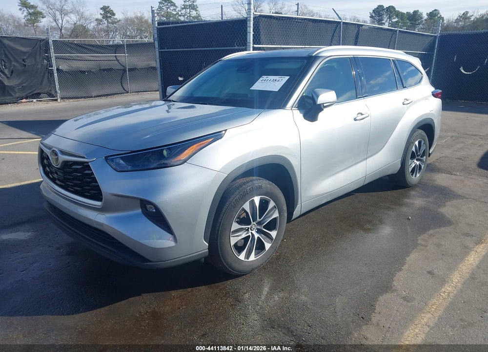 2022 TOYOTA HIGHLANDER XLE VIN: 5TDHZRAH4NS546788