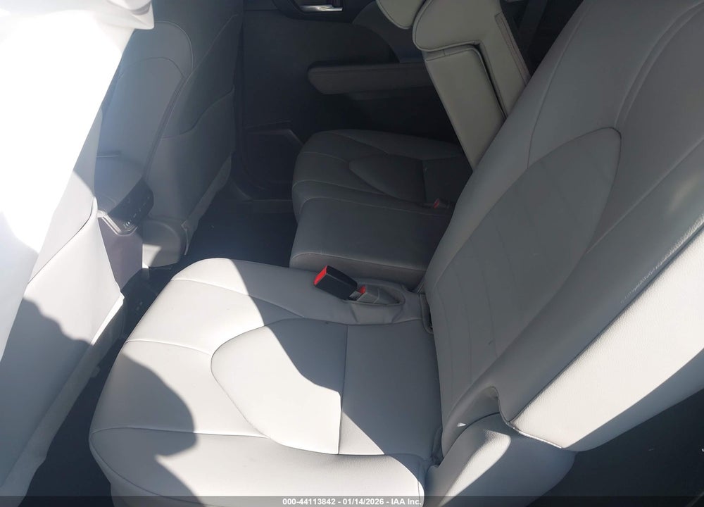 2022 TOYOTA HIGHLANDER XLE VIN: 5TDHZRAH4NS546788