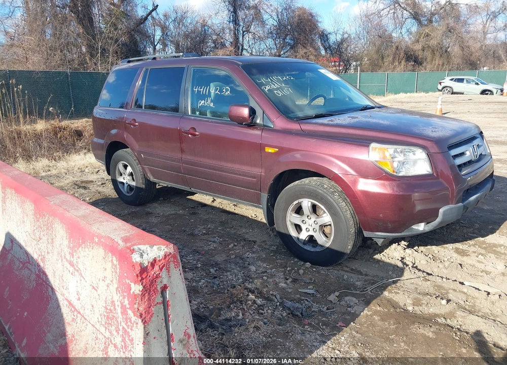 2008 HONDA PILOT EX VIN: 5FNYF184X8B038928