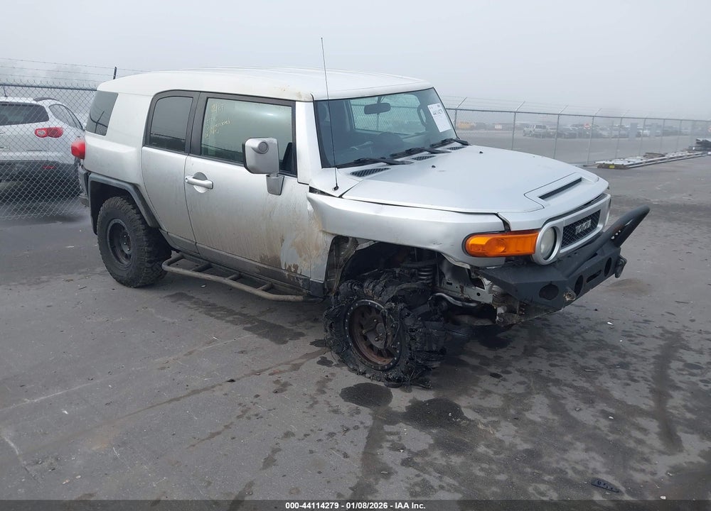 2007 TOYOTA FJ CRUISER VIN: JTEBU11F770061907