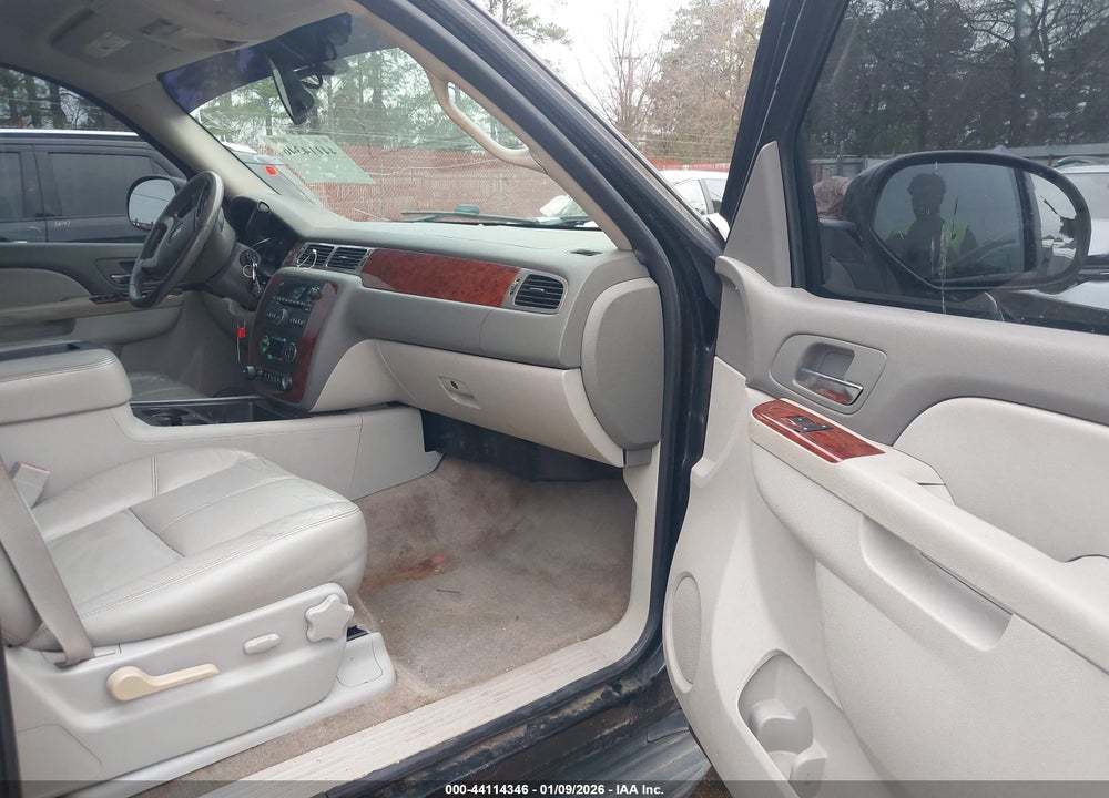 2011 CHEVROLET TAHOE LT VIN: 1GNSCBE03BR112334