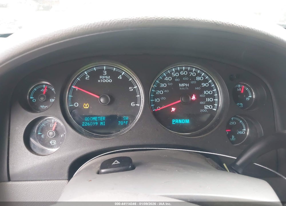 2011 CHEVROLET TAHOE LT VIN: 1GNSCBE03BR112334