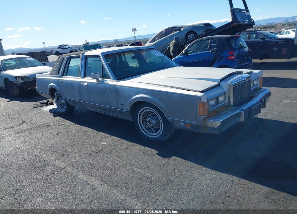 1989 LINCOLN TOWN CAR CARTIER VIN: 1LNBM83F2KY816123