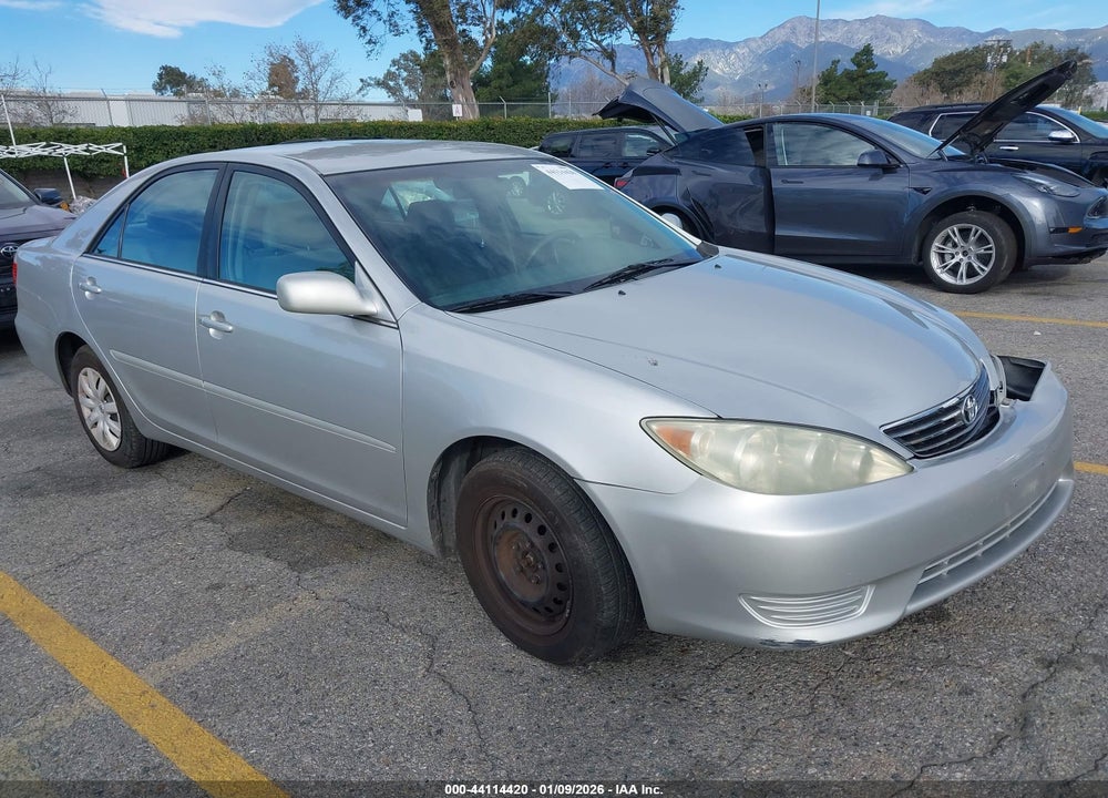 2005 TOYOTA CAMRY LE VIN: 4T1BE32K25U559569