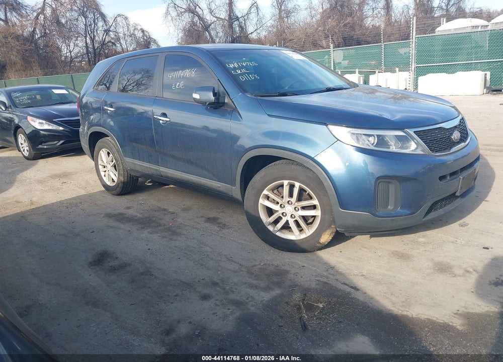 2014 KIA SORENTO LX VIN: 5XYKT3A67EG468975