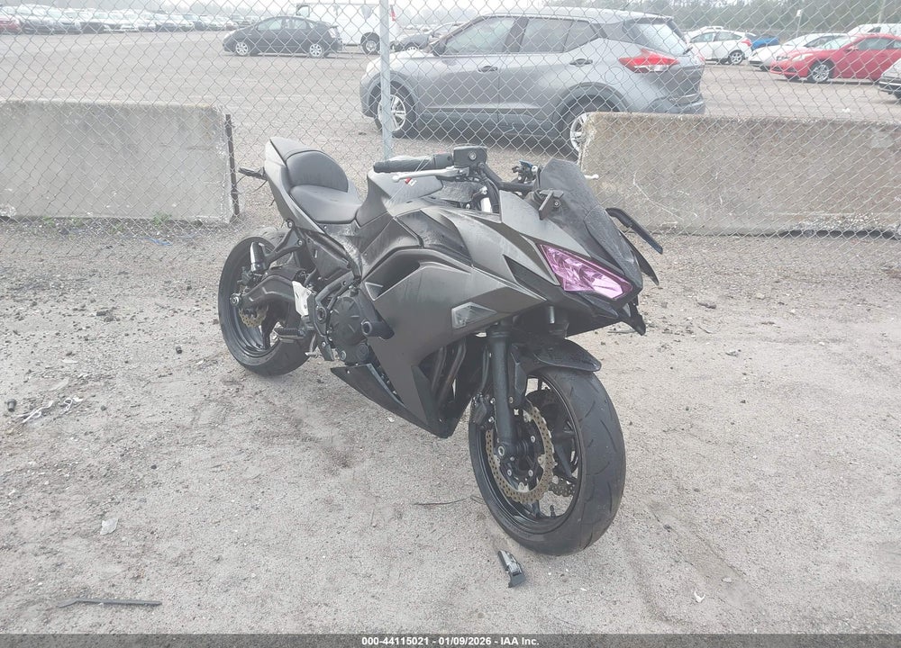 2024 KAWASAKI EX650 R VIN: ML5EXER1XRDAD3872