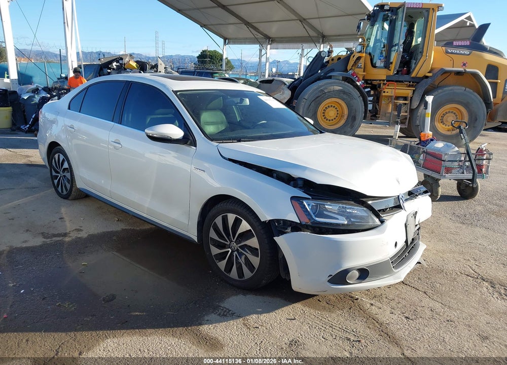 2013 VOLKSWAGEN JETTA HYBRID SEL PREMIUM VIN: 3VW637AJ7DM283322