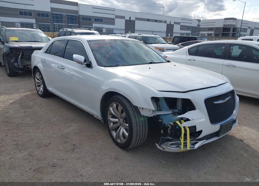 2018 CHRYSLER 300 LIMITED VIN: 2C3CCAEG0JH136680