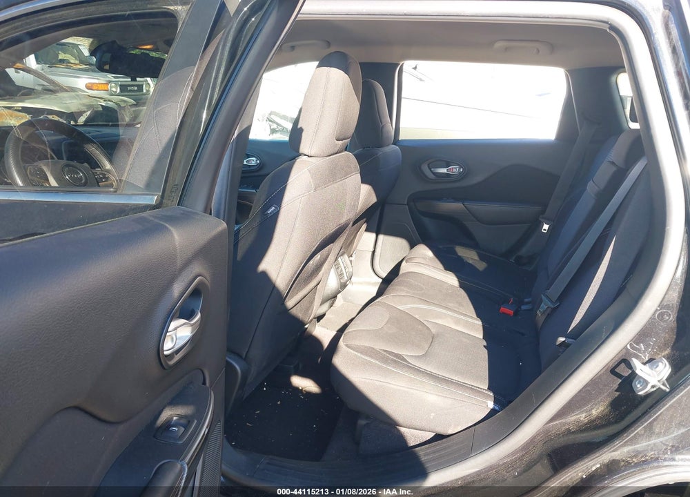 2016 JEEP CHEROKEE LATITUDE VIN: 1C4PJLCB5GW324370