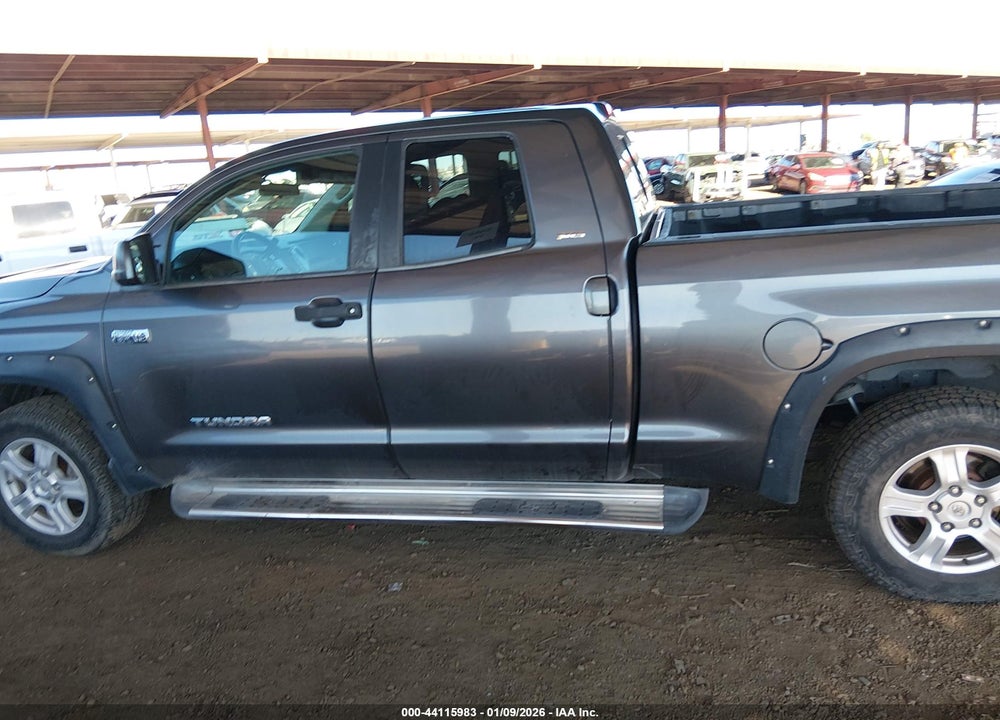 2017 TOYOTA TUNDRA SR5 5.7L V8 VIN: 5TFRY5F10HX221145