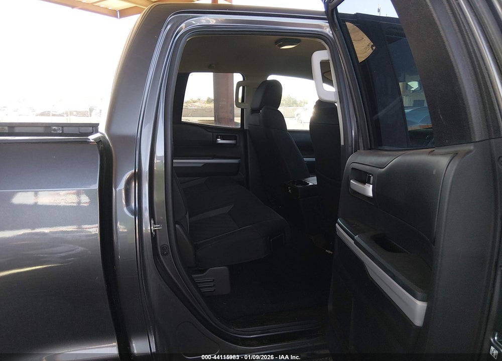 2017 TOYOTA TUNDRA SR5 5.7L V8 VIN: 5TFRY5F10HX221145