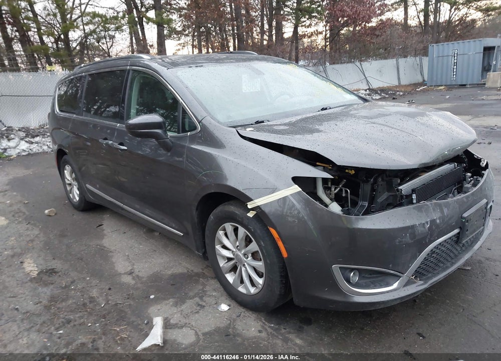 2019 CHRYSLER PACIFICA TOURING L VIN: 2C4RC1BGXKR625836