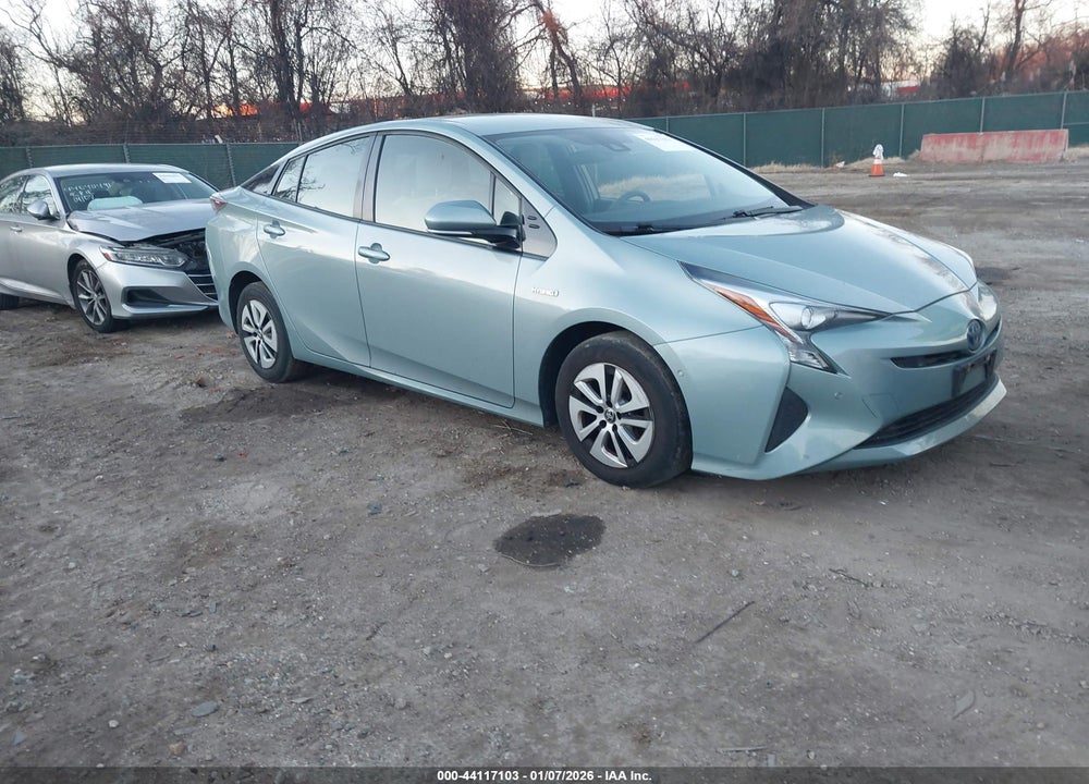 2018 TOYOTA PRIUS VIN: JTDKBRFUXJ3590662