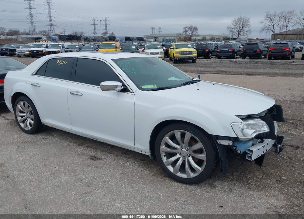 2017 CHRYSLER 300 C VIN: 2C3CCAEG2HH512323