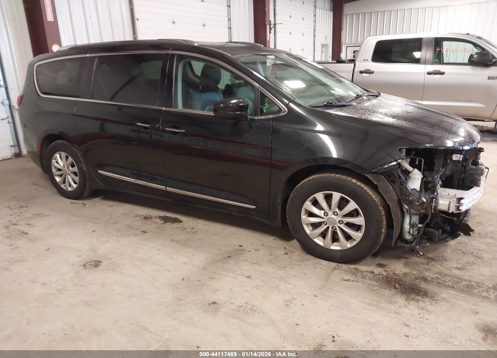 2019 CHRYSLER PACIFICA TOURING L VIN: 2C4RC1BGXKR597469