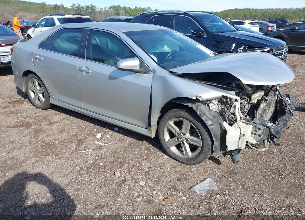 2014 TOYOTA CAMRY SE VIN: 4T1BF1FK2EU403544