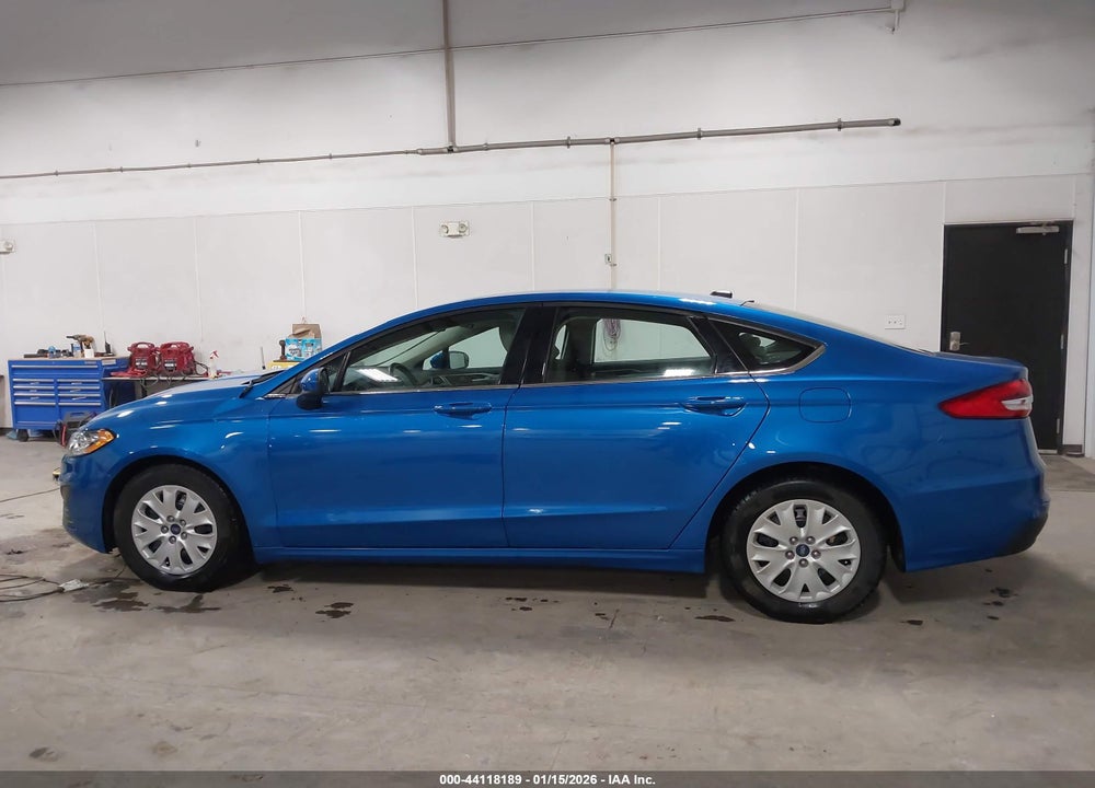 2019 FORD FUSION S VIN: 3FA6P0G75KR112553