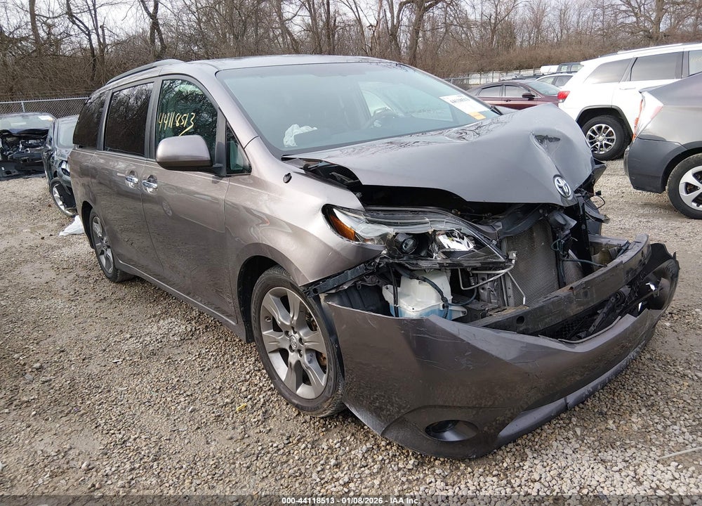 2013 TOYOTA SIENNA SE 8 PASSENGER VIN: 5TDXK3DC4DS349289