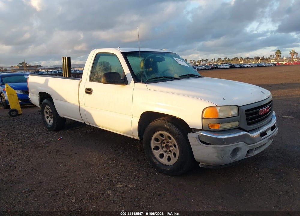 2005 GMC SIERRA 1500 WORK TRUCK VIN: 1GTEC14T35Z318513