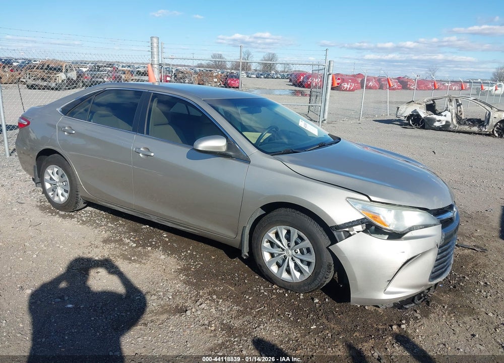 2016 TOYOTA CAMRY LE VIN: 4T4BF1FK8GR552727