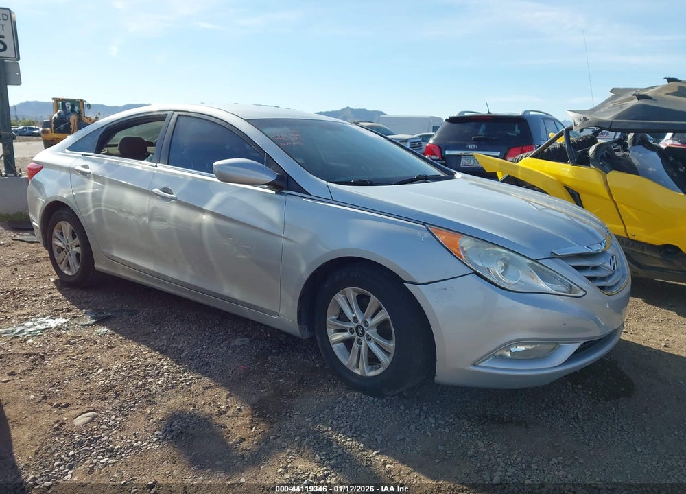 2013 HYUNDAI SONATA GLS VIN: 5NPEB4AC1DH682850