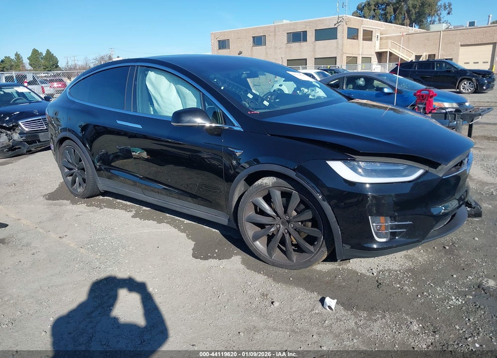 2018 TESLA MODEL X 100D/75D/P100D VIN: 5YJXCAE2XJF119859