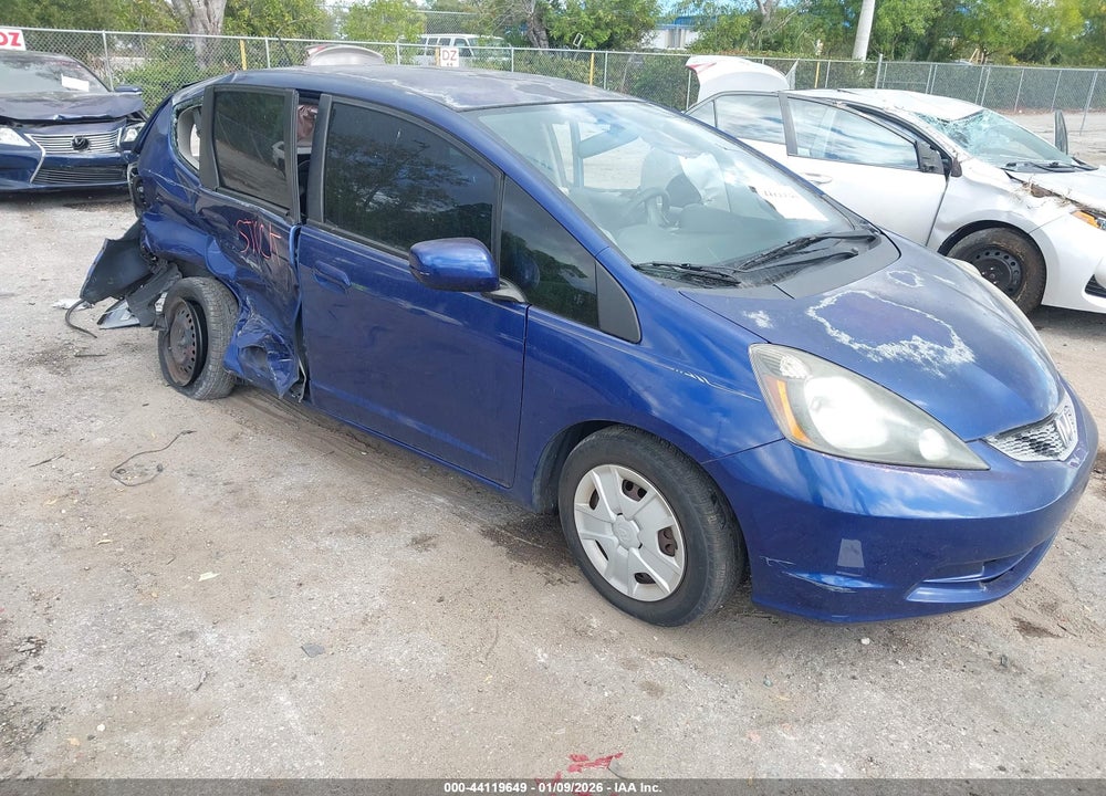 2012 HONDA FIT VIN: JHMGE8H34CC028527