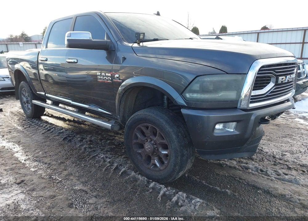 2018 RAM 2500 LIMITED  4X4 6'4 BOX VIN: 3C6UR5GL7JG409640