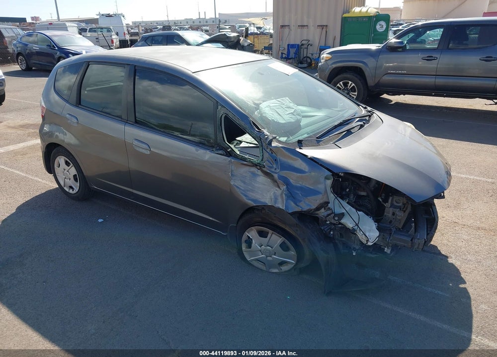 2013 HONDA FIT VIN: JHMGE8H30DC071716