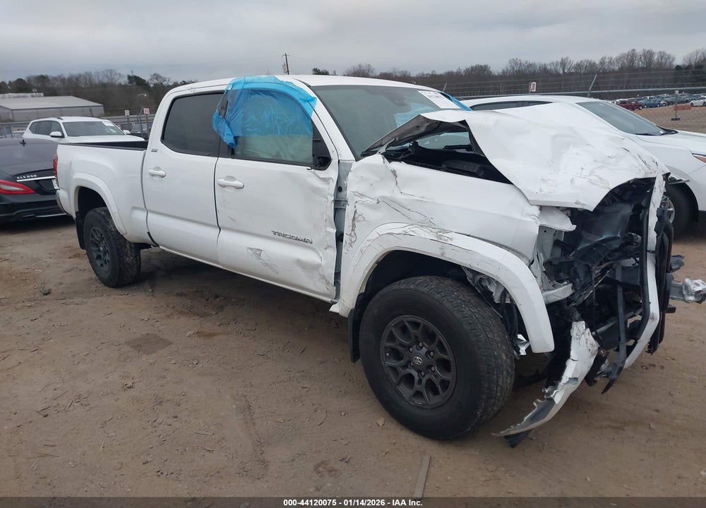 2018 TOYOTA TACOMA SR5 V6 VIN: 3TMDZ5BN5JM045110