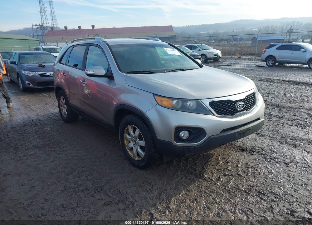 2013 KIA SORENTO LX VIN: 5XYKT3A68DG380595