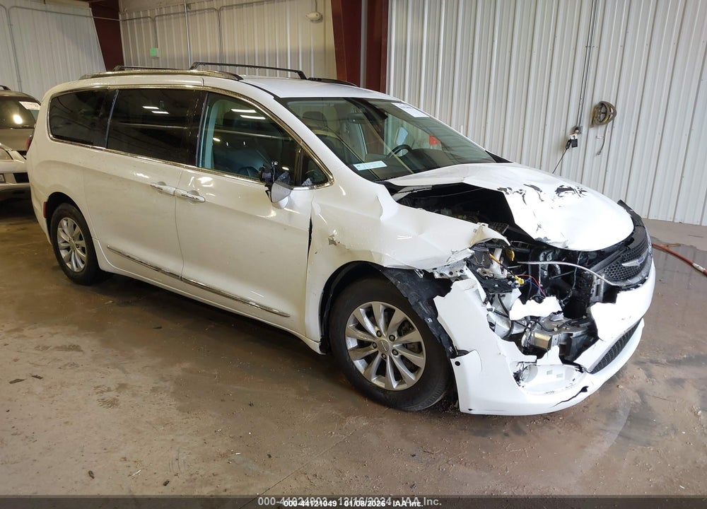 2019 CHRYSLER PACIFICA TOURING L VIN: 2C4RC1BG1KR554106