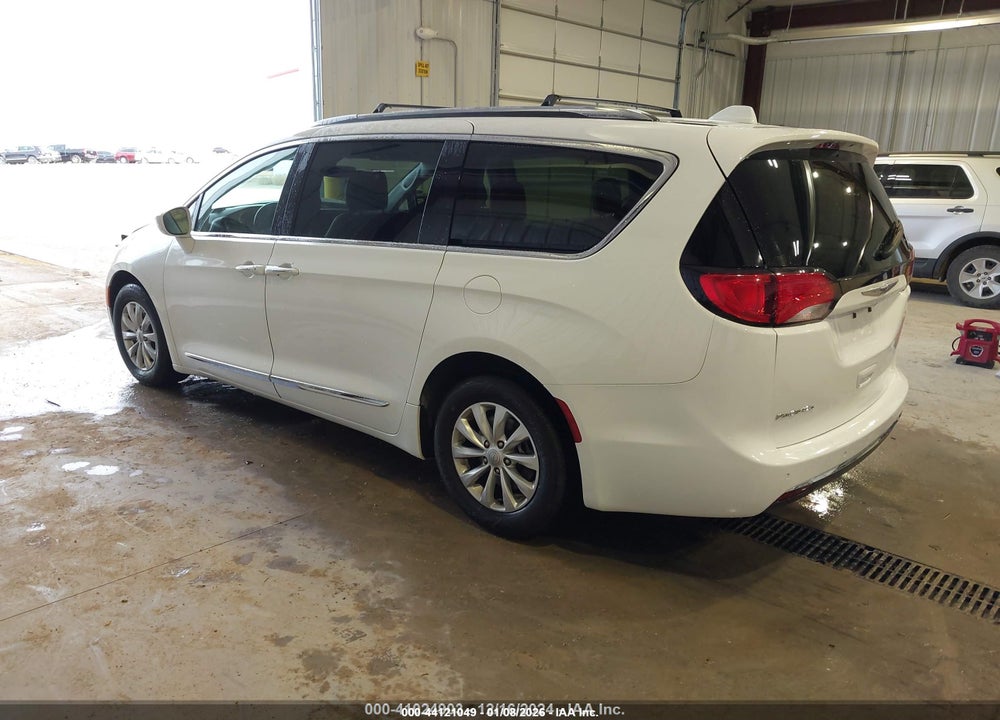 2019 CHRYSLER PACIFICA TOURING L VIN: 2C4RC1BG1KR554106