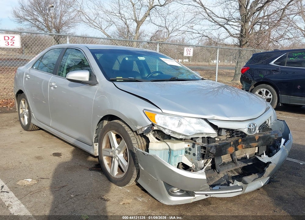 2013 TOYOTA CAMRY SE VIN: 4T1BF1FK2DU269066
